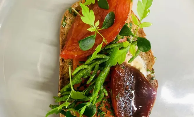 Style chaleureux et convivial  « Bienvenue à notre table ! Découvrez en images nos plats faits maison, préparés avec amour et le goût des bonnes choses. », Fargues-Saint-Hilaire, Le Jep’s